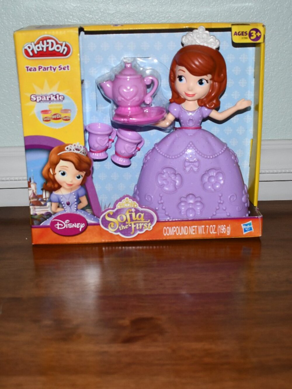 Hasbro Play-Doh Disney Sofia the First Tea Party Set NIB 2014